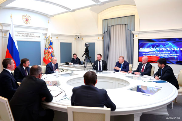 Президент поручил проработать меры поддержки фармпроизводителей